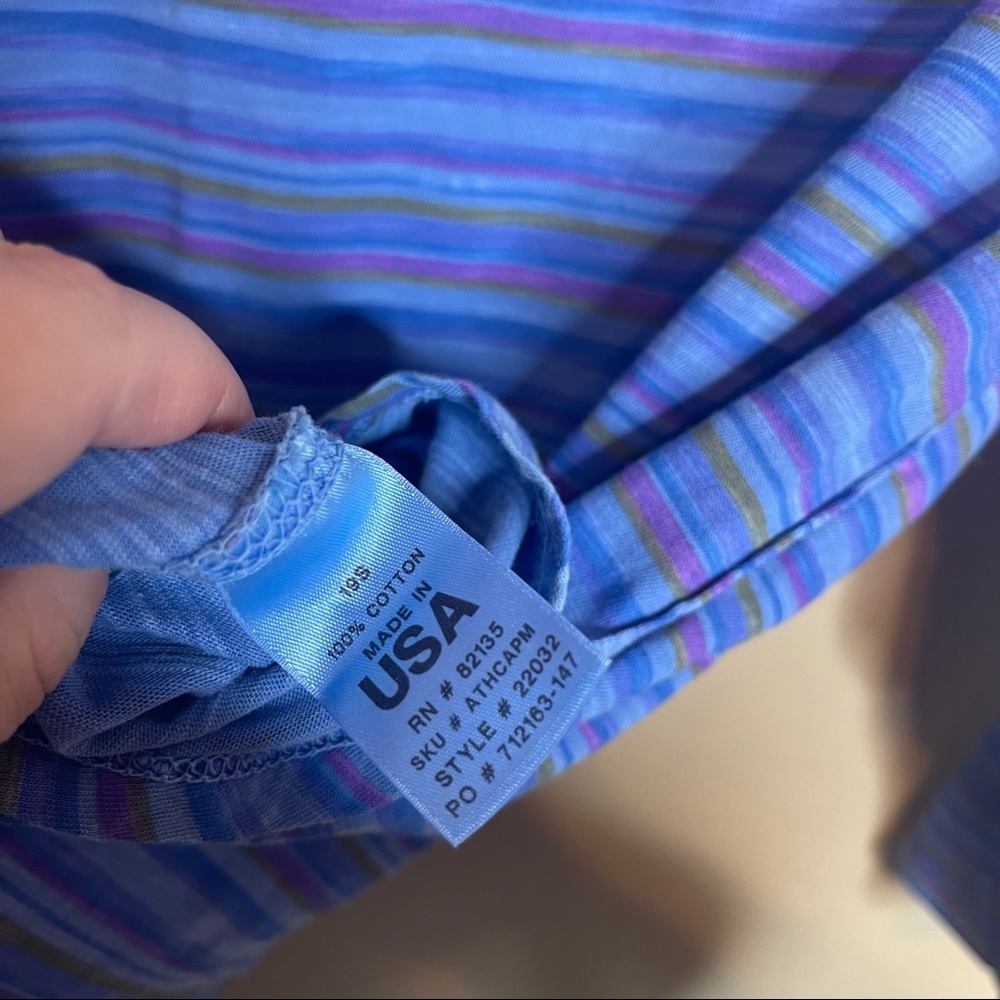 Fresh Produce NWT Pinstripe Curved Hem Top Size XS - Picture 5 of 5